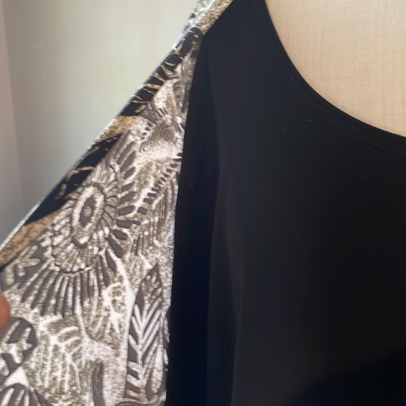 MAGGIE BARNES 2 in 1 look blouse top Leaf motif 3/4 sleeve front ring accent 3X - Picture 3 of 13